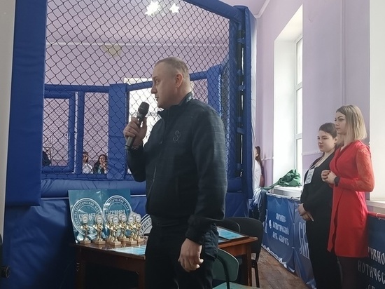 В ДНР прошло открытие нового спортивного зала по ММА