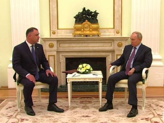 Гаглоев пригласил Путина в Южную Осетию