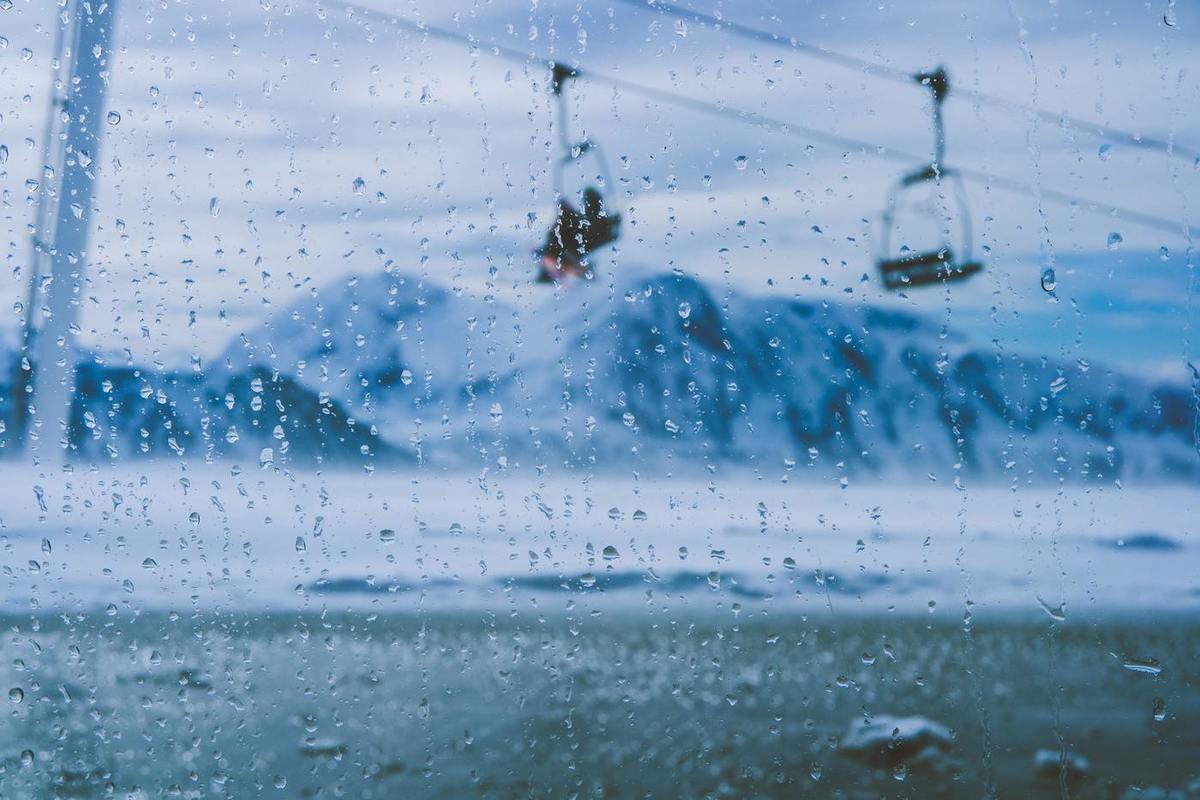 Август дождь. Несущий дождь. Какие облака приносят дождь 3 класс. Какие облака приносят ливневые осадки. Какие облака приносят дождь 3 класс.