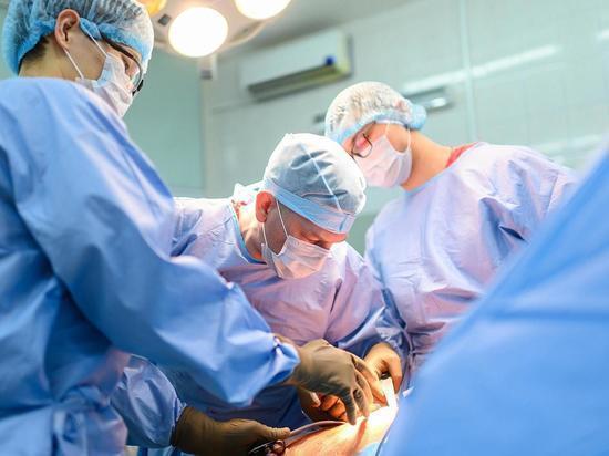 В Новосибирске хирурги спасли женщину с металлическим винтом у сердца