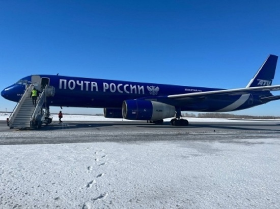 Летевший из Норильска самолет «Почты России задымился в Новосибирске