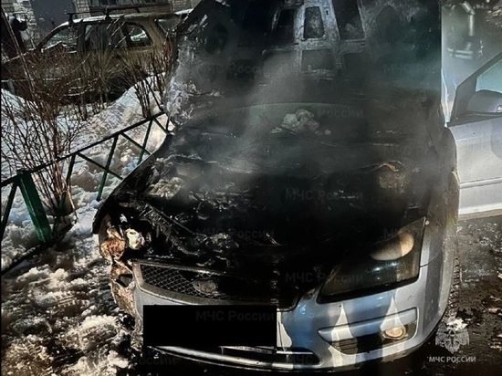 В Калуге ночью сгорел автомобиль