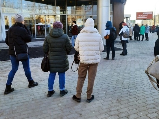 В Новосибирске днем 17 марта эвакуировали посетителей одного из ТРЦ