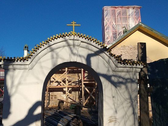 Поврежедения кладки сводов церкви Святого Лазаря в Печорах зафиксировали реставраторы
