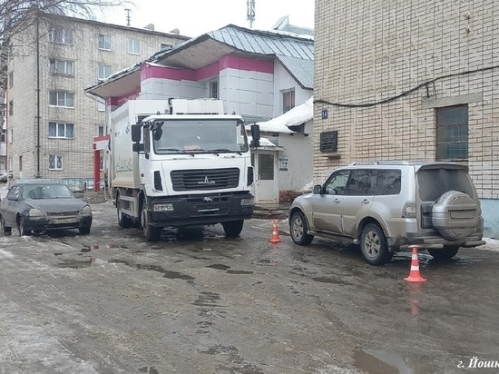 В Йошкар-Оле мусоровоз сбил пенсионерку