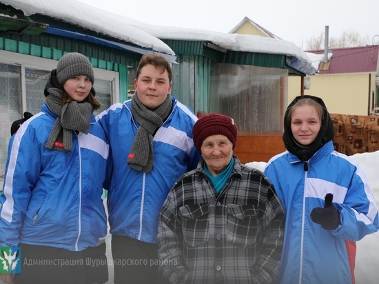 Студенты из регионов РФ отправились в глубинки Ямала помогать по хозяйству ветеранам и инвалидам