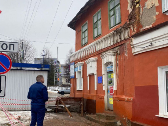 В Богородицке прокуратура проверяет факт обрушения части стены памятника архитектуры