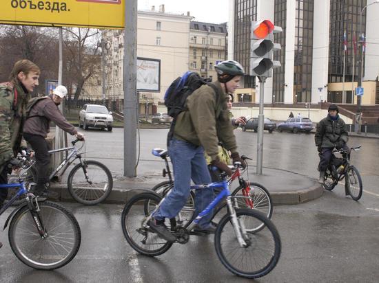 О первых велосипедистах на дорогах предупредил Минтранс Подмосковья