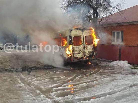 В Туле на улице Копровая сгорела маршрутка