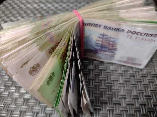 В Новом Уренгое женщина в поликлинике стащила у другой посетительницы блокнот с деньгами