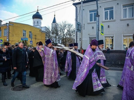 В Ставрополе ограничат движение машин во время переноса Святого Креста