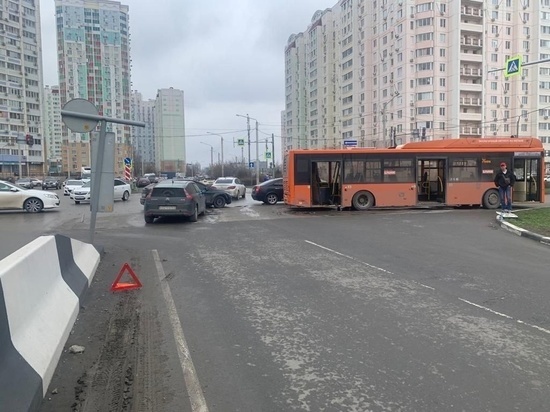 В Ростове случилось ДТП с автобусом №26