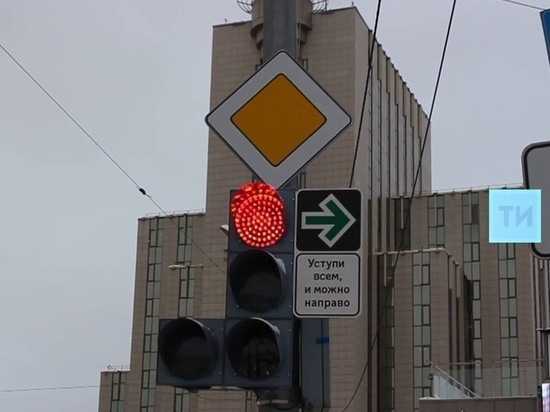 Светофоры с камерами видеонаблюдения появились еще на пяти перекрестках Казани