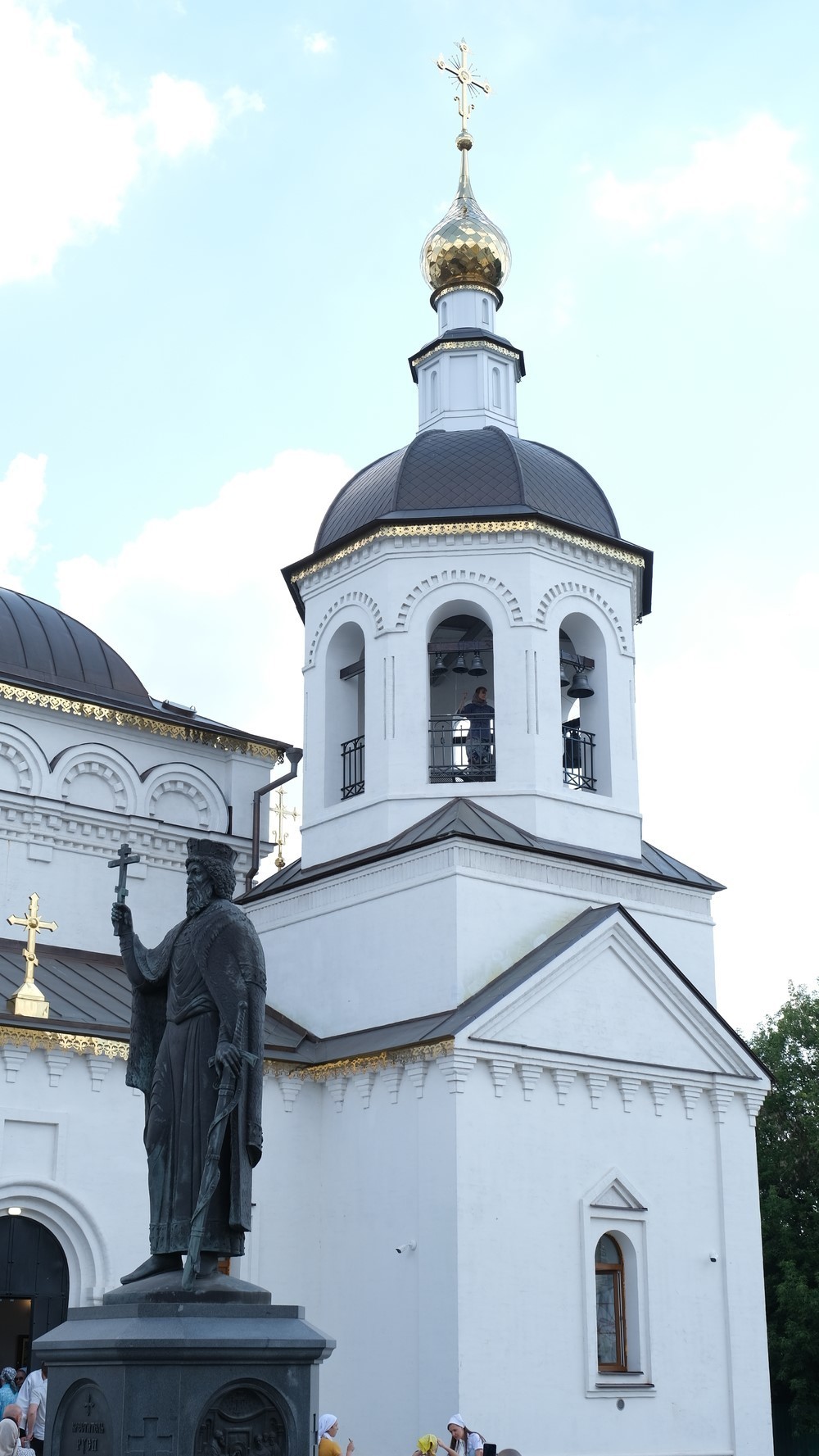 В центре Владимира напротив Торговых рядов освятили новый храм