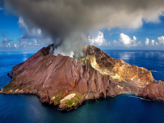На острове Триндади в Атлантическом океане геологи обнаружили «пластиковые камни»