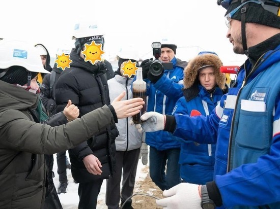 Нефтяники Ноябрьска показали школьникам отбор проб нефти и ее очистку