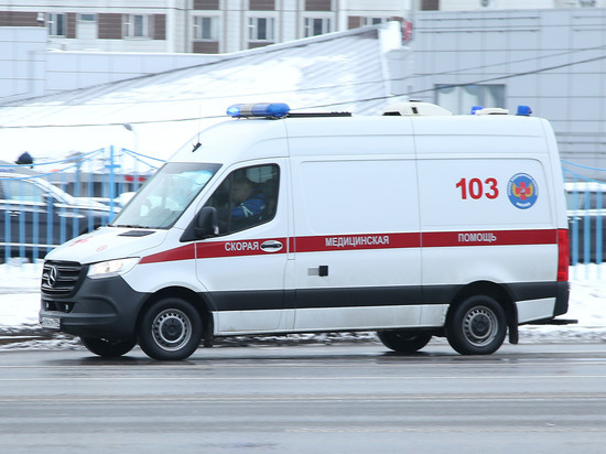 В Саратовской области водитель скорой спас тонущего в ледяной воде мужчину