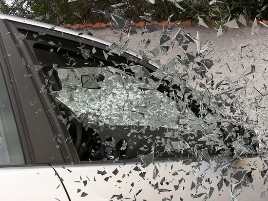 В Бурятии в ДТП с участием грузовика пострадал водитель легкового автомобиля