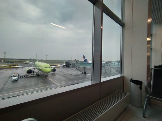 В Новосибирске в аэропорту Толмачево не смог взлететь самолет