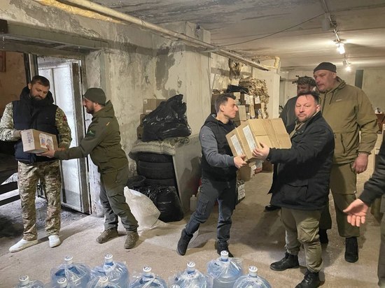 Вячеслав Симаков отвез кировским добровольцам в Донецк продукты и гитару