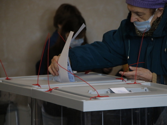 В Петербурге открыли участок для голосования на выборах в Казахстане