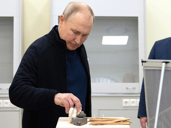 Путин встретился с жителями Мариуполя: "У нас здесь кусочек рая"