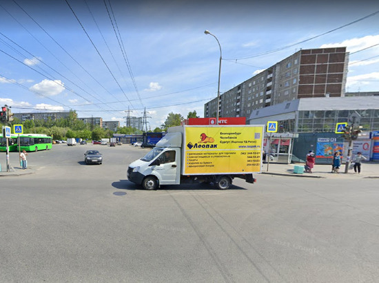 Неизвестные жестоко избили мужчину возле супермаркета в Екатеринбурге