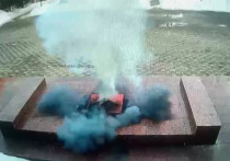 Выяснились новые подробности взрыва Вечного огня в подмосковном Можайске, где пятиклассник бросил в мемориал автомобильный огнетушитель