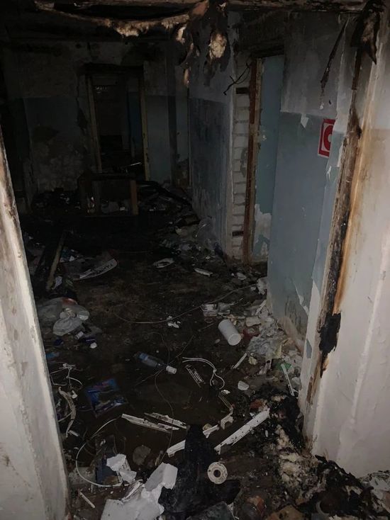 В Воронеже при пожаре в заброшенном корпусе тубдиспансера нашли сгоревшие тела двух мужчин