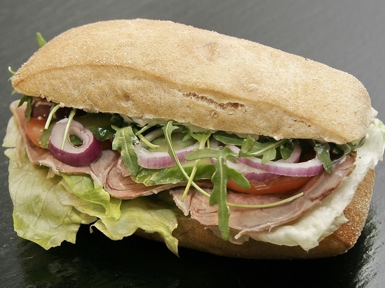 Сэндвич признали самой вредной едой в мире