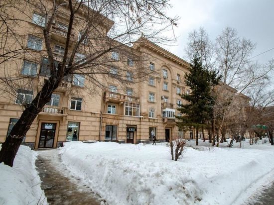 В Новосибирске выставили на продажу винтажную квартиру в Генеральском доме за 10,5 млн рублей