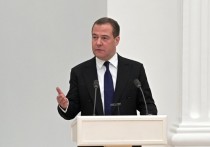 Заместитель председателя Совбеза России Дмитрий Медведев Дмитрий Медведев пригрозил применением гиперзвуковой российской ракеты по зданию суда в Гааге