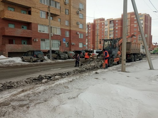 В Омске на снежные свалки вывезли более 800 тысяч кубометров снега