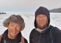 Пешком они обошли озеро зимой за 45 дней