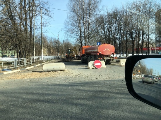 На улице Хромова в Твери начали восстанавливать дорогу
