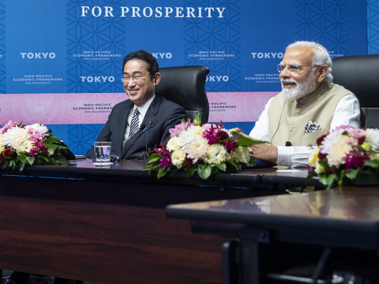 Японский премьер решил убедить Индию отвернуться от Москвы