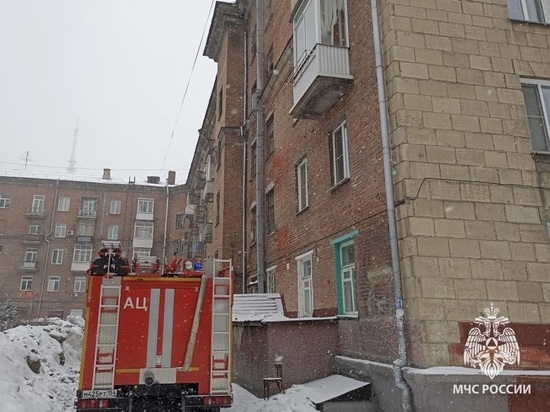 Пожар с эвакуацией произошел в общежитии Новосибирска