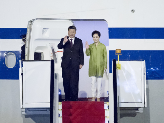 Си Цзиньпин прилетел в Москву