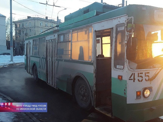 В Иванове пассажирка выпала из троллейбуса