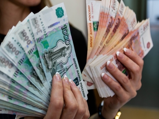 Томская область заняла 20 место в России по уровню зарплаты