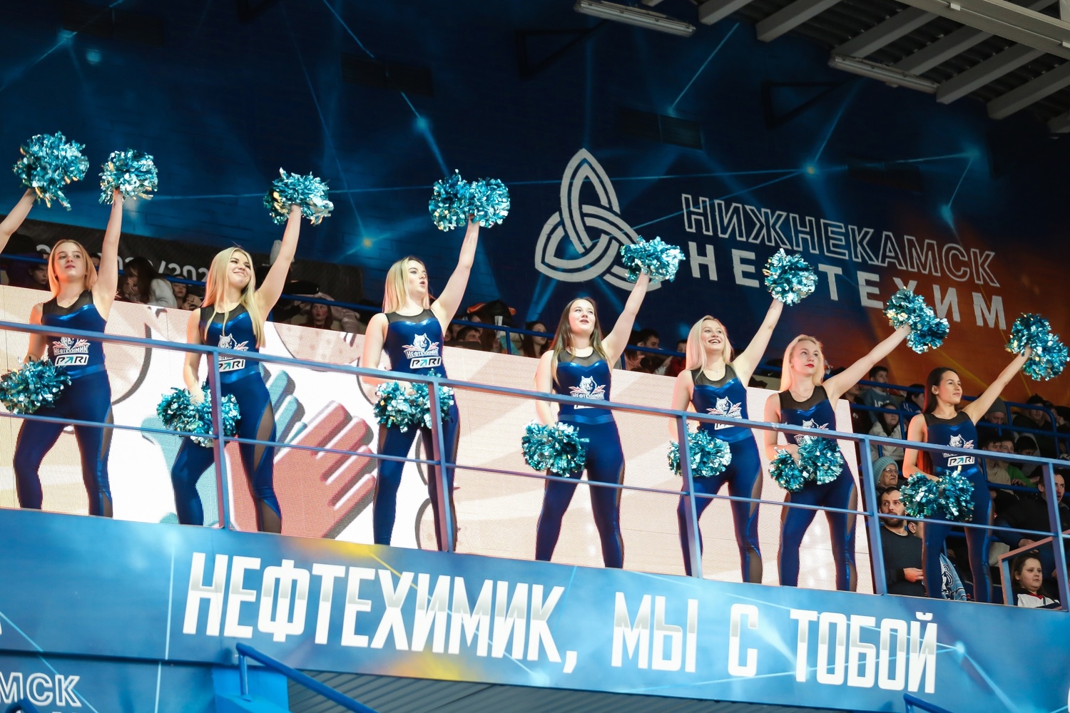 Athletes and beauties: girls from support groups for KHL hockey teams