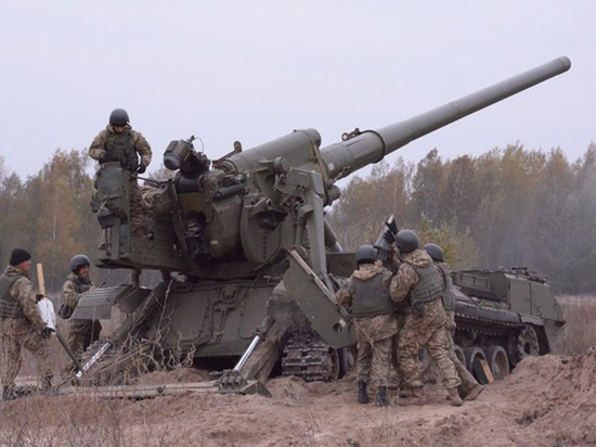 Российские войска перерезали основные пути снабжения группировок вооруженных сил Украины, обороняющихся в Авдеевке (пригород Донецка) и Бахмуте (Артемовск)