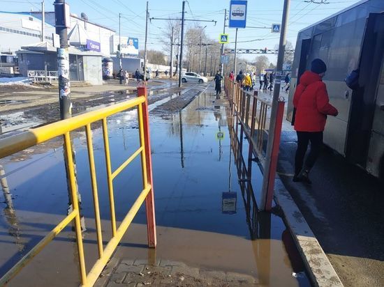 Нам пишут: трамвайные рельсы утонули в Хабаровске