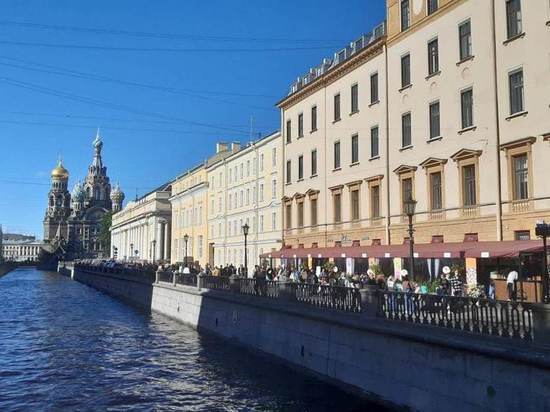 С приходом весны в Петербурге вырос спрос на сотрудников гостиниц и ресторанов