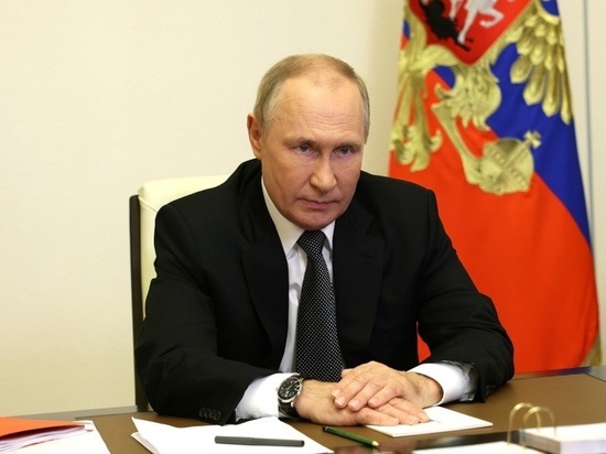 Путин потребовал «навести порядок» с выдачей паспортов в новых регионах России