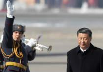 Главным событием понедельника стало прибытие в Москву председателя КНР Си Цзиньпина