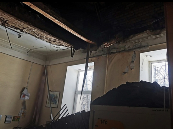 В детской поликлинике в Дубне рухнувшее перекрытие лишь чудом не травмировало людей