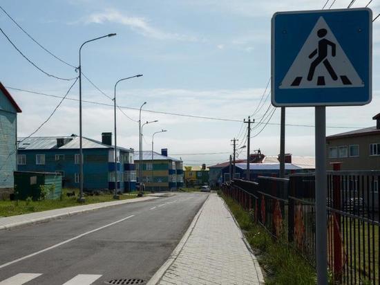 На дорогах Сахалинской области установили 1700 дорожных знаков
