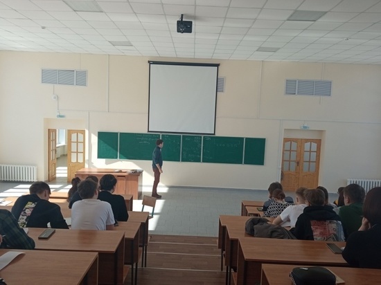 В СмолГУ прошел образовательный интенсив по подготовке к ЕГЭ по математике, физике и информатике
