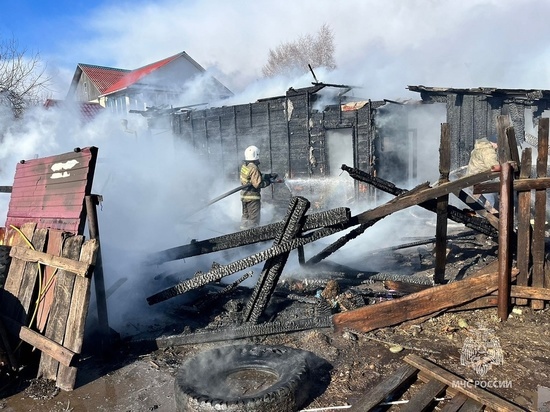 В Хакасии пожар из-за детской шалости чуть не стал трагическим